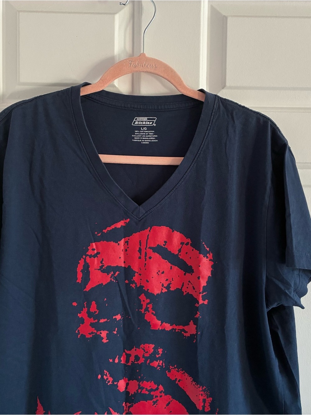Genuine Dickies Navy Blue Graphic V-neck T-shirt with Distress Red Skull NWOT - Picture 3 of 6